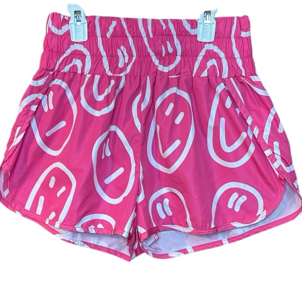 Main Strip Smiley Face Elastic Shorts Women’s Medium Pink White